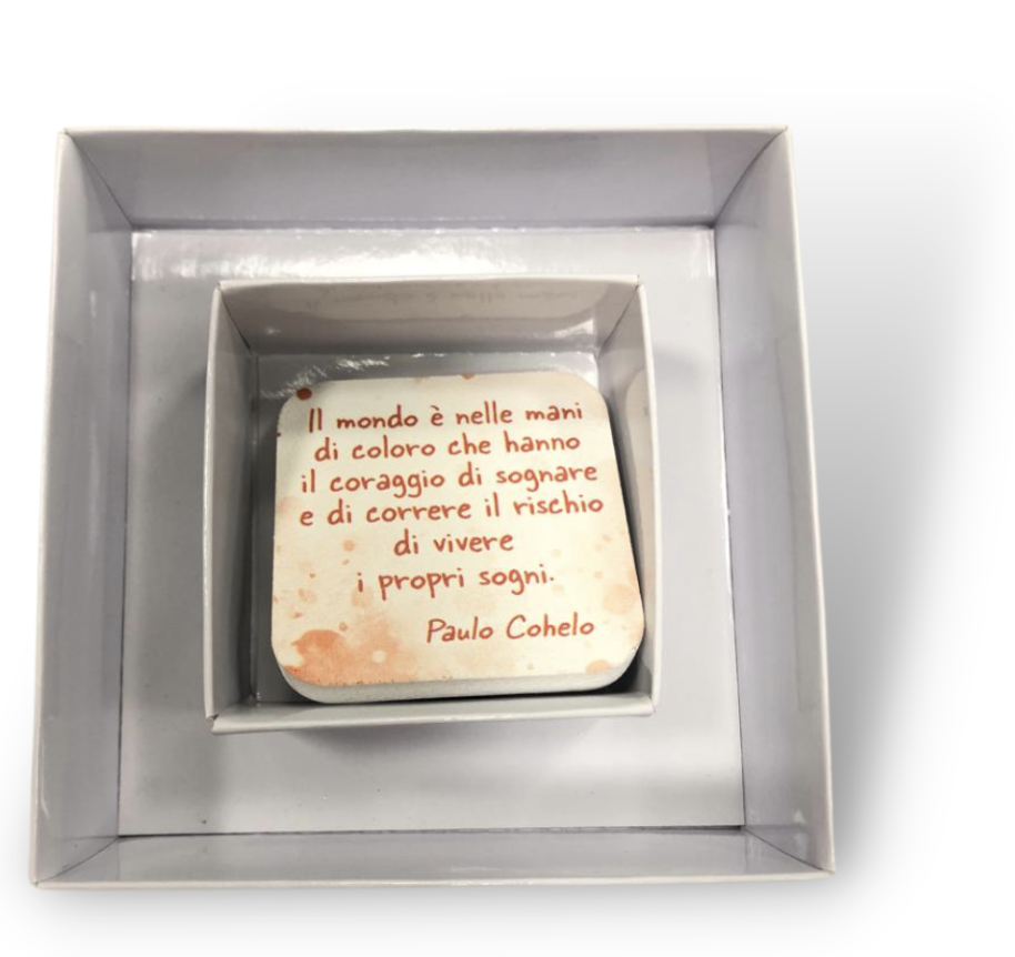 SCATOLA CONFETTI BOMBONIERA LAUREA CON FRASE 'Il Mondo è nelle mani...'   