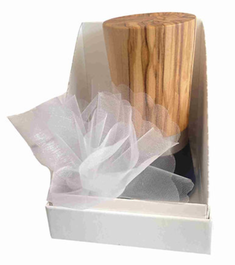MACINA PEPE/SALE  IN LEGNO DI ULIVO CON SCATOLA REGALO E CONFETTI