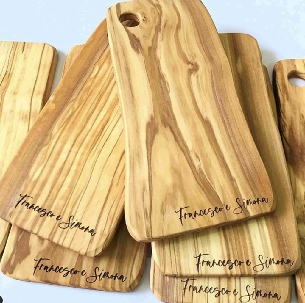 TAGLIERE GRANDE  IN LEGNO D'ULIVO RETTANGOLARE PERSONALIZZATO