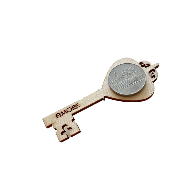 [D23008] Chiave Portafortuna in Legno calamita con Moneta Lira 4 ass.