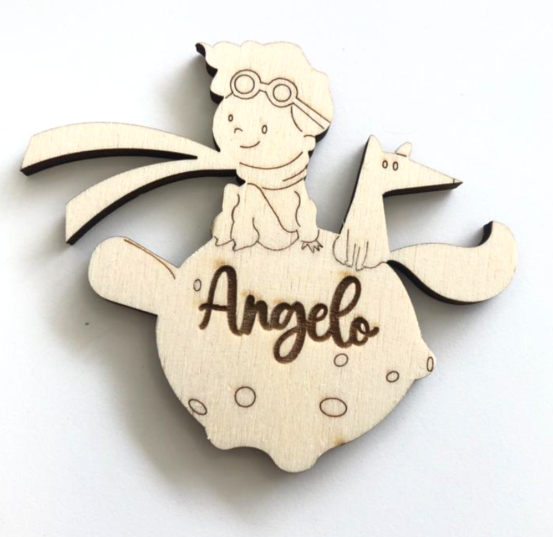 PICCOLO PRINCIPE IN LEGNO APPLICAZIONE CON PERSONALIZZAZIONE, SEGNAPOSTO BOMBONIERA COMPLEANNO