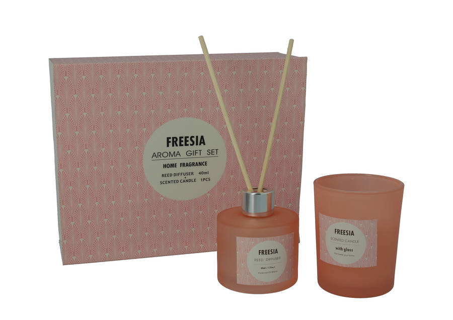 COFANETTO PROFUMATORE E CANDELA FRAGRANZA FRESIA